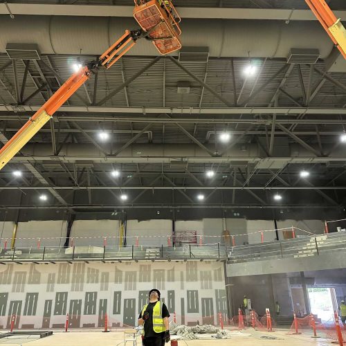 vibe-av-gymnasium-installation-lift (1)